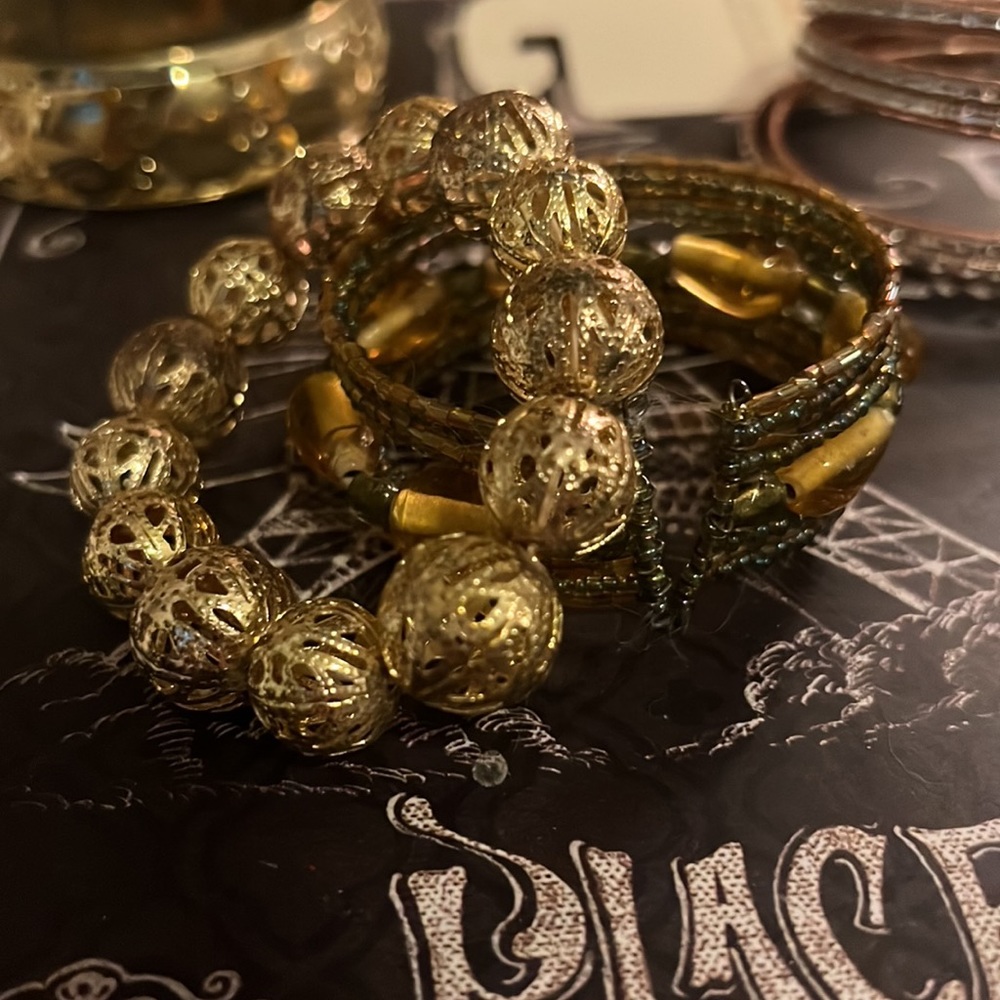 Vintage Bracelets Assorted (all included) - Picture 11 of 11